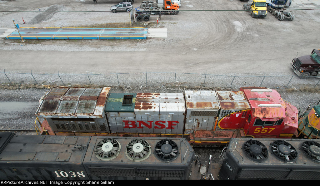 BNSF 557 Roster shot